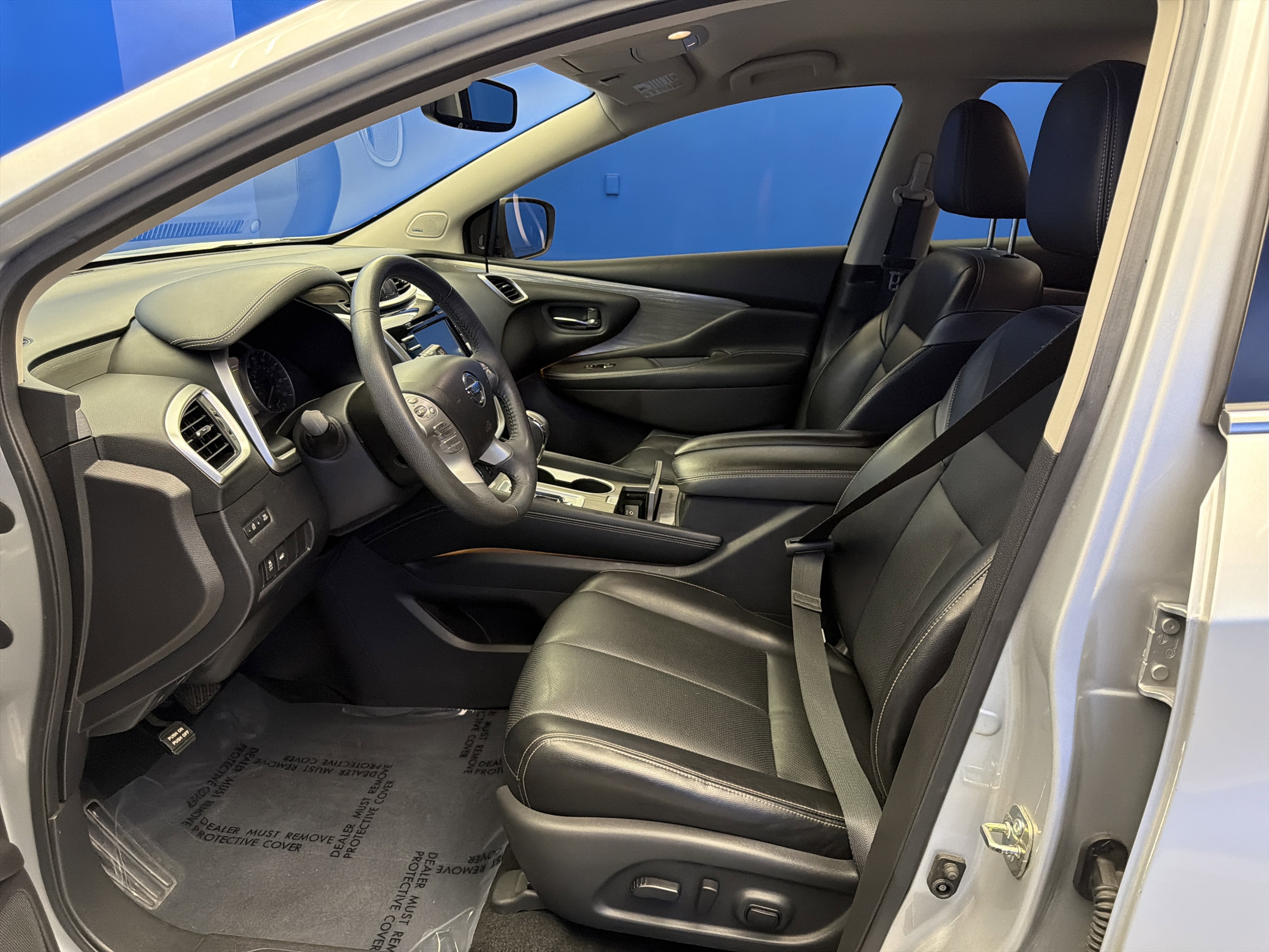 Used 2017 Brilliant Silver Metallic Nissan SL image 13