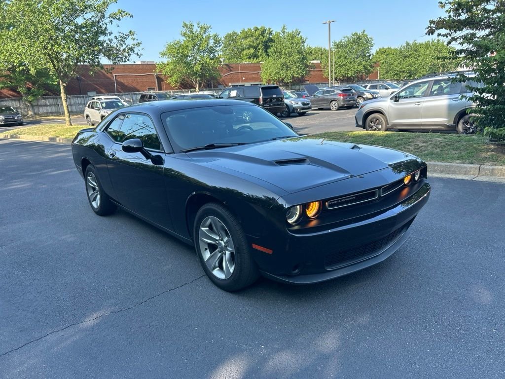 2020 Dodge Challenger SXT Auto's photo