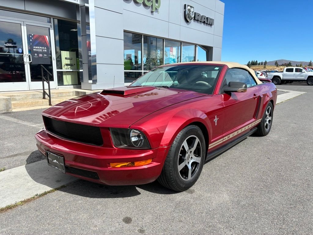 2005 Ford Mustang Deluxe