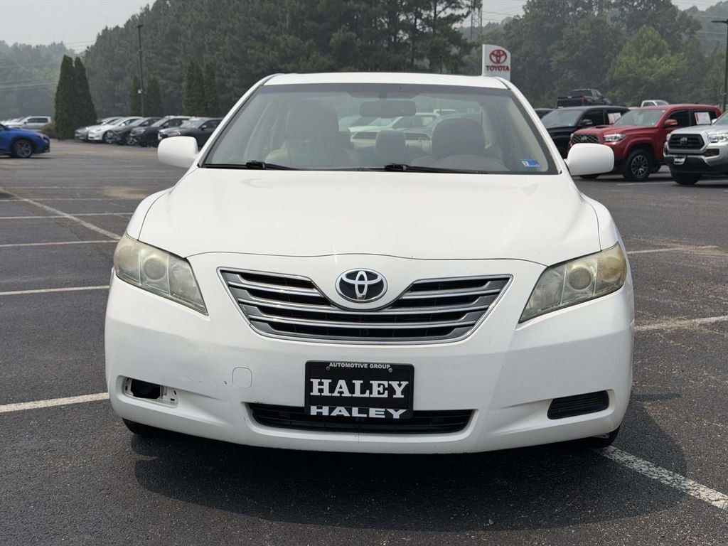 Used 2007 White Toyota Base image 24