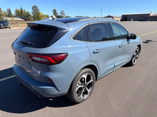 Used 2024 Vapor Blue Metallic Ford ST-Line Select image 5