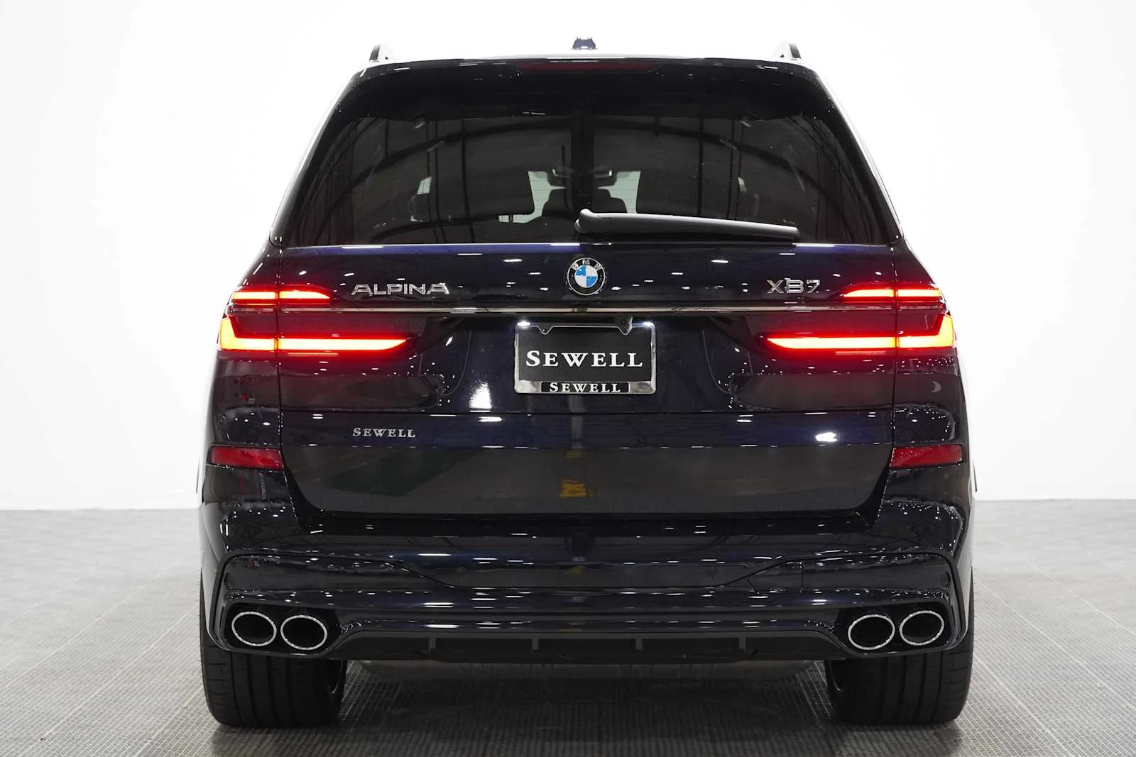 New 2026 Carbon Black Metallic BMW ALPINA XB7 image 5