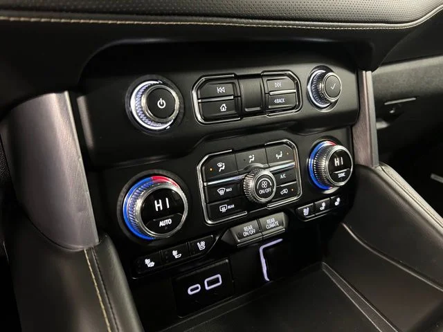 2024 GMC Yukon SLT - Photo 34