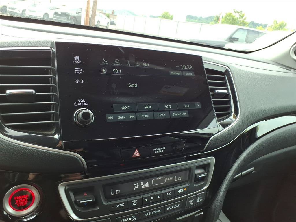 Used 2022 Platinum White Pearl Honda Touring 7-Passenger image 19