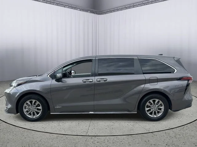 Used 2021 Predawn Gray Mica Toyota XLE image 3