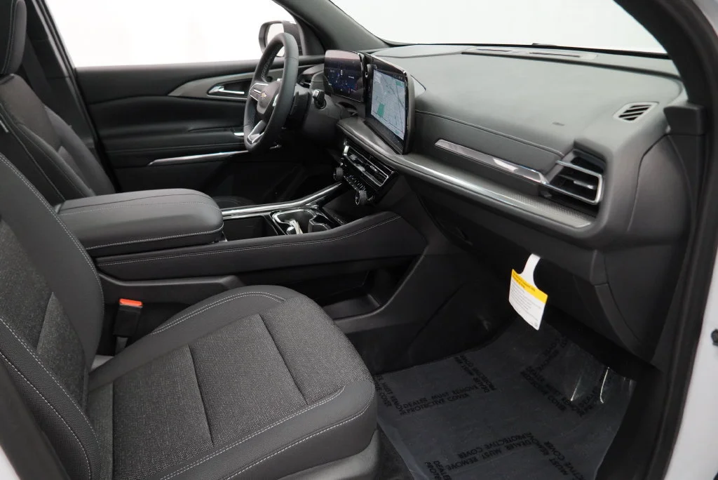 New 2027 Summit White Chevrolet LT image 39