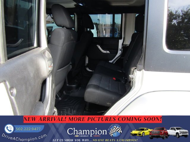 Used 2012 Silver Jeep Unlimited Sahara image 8