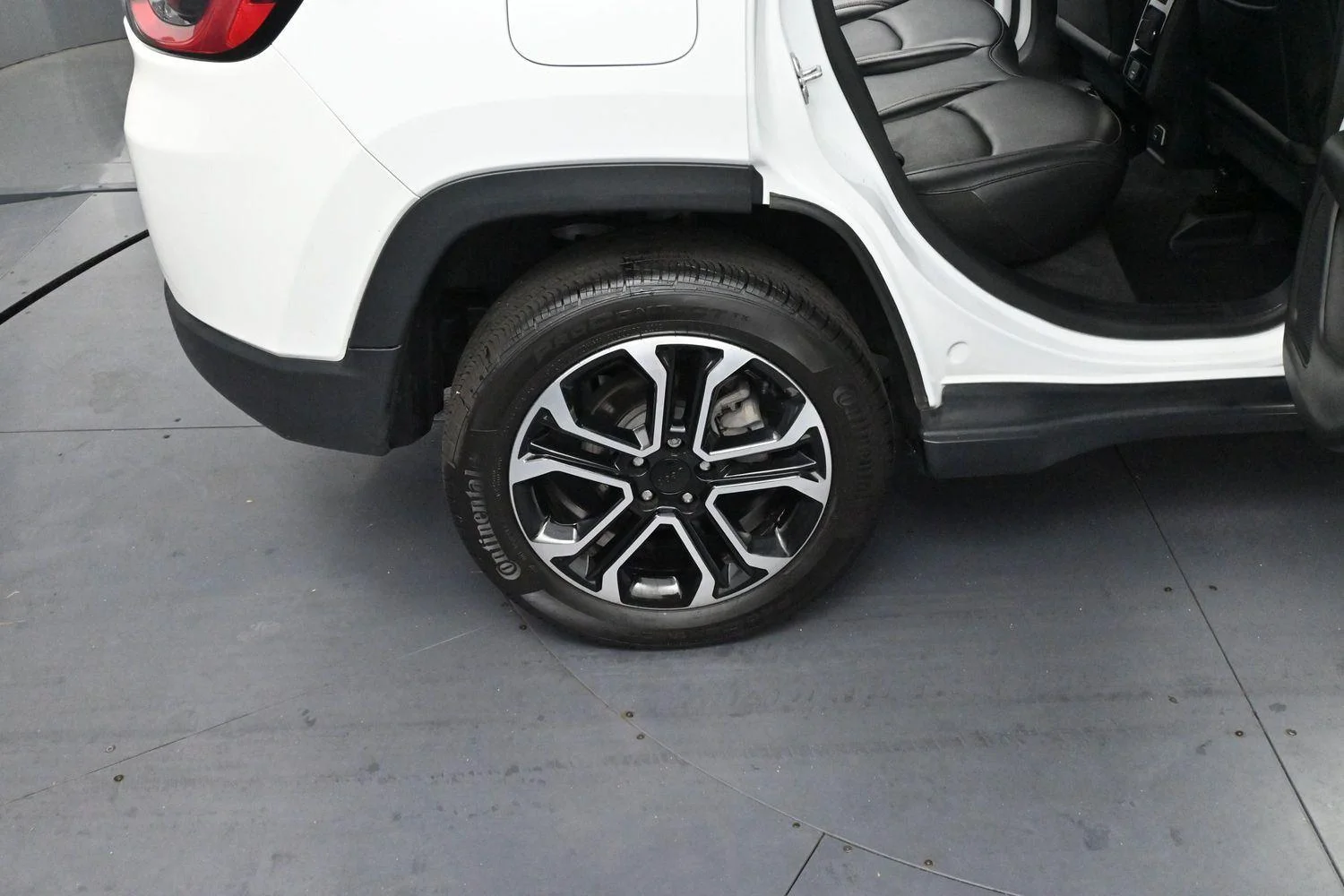 Used 2023 Bright White Clearcoat Jeep Limited image 31