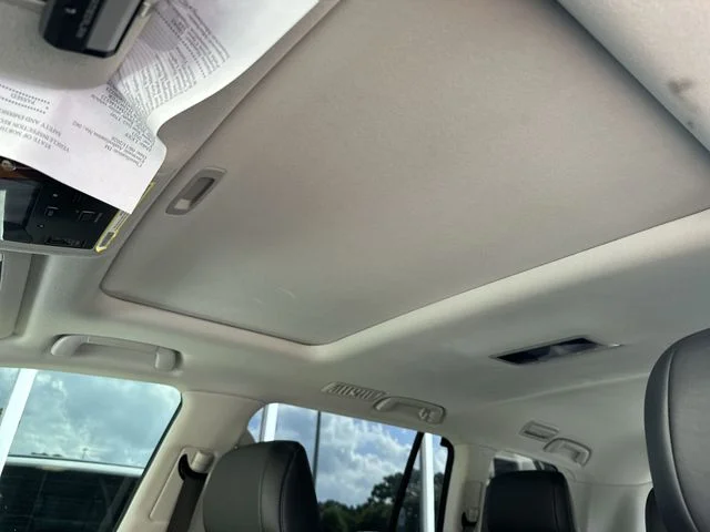 Used 2021 White Lexus 570 image 23