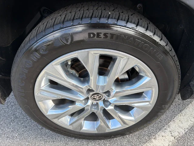 Used 2021 Black Toyota Hybrid Platinum image 17