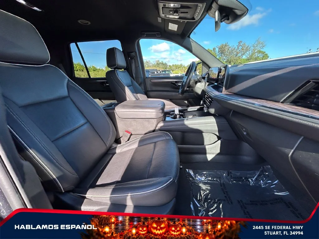 Used 2025 Dark Ash Metallic Chevrolet Premier image 21