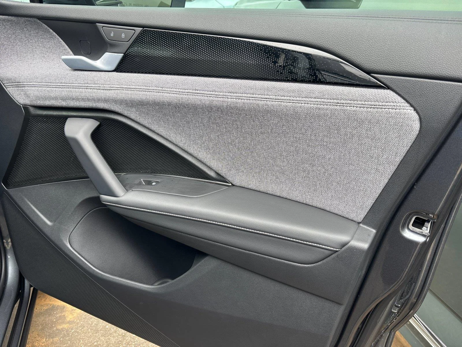 New 2026 Platinum Gray Metallic Volkswagen S image 38