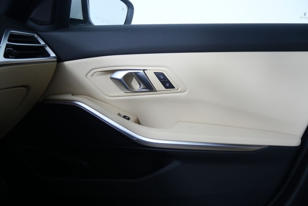 Used 2026 Alpine White BMW 330i image 26