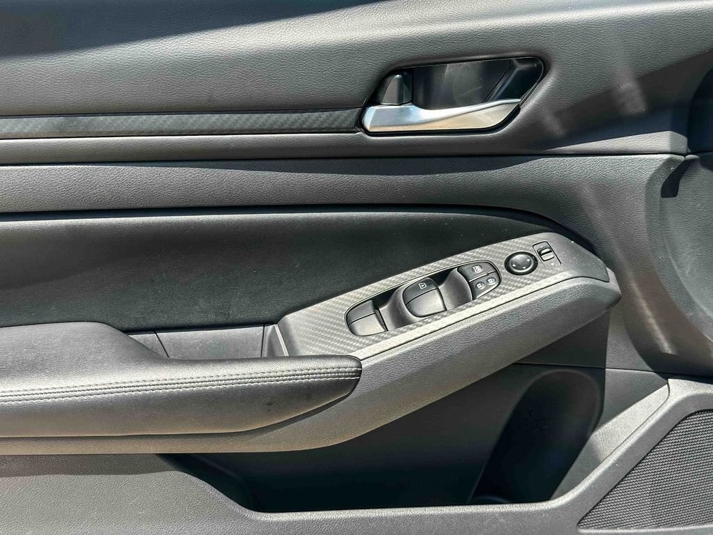 2025 Nissan Altima SV - Photo 16