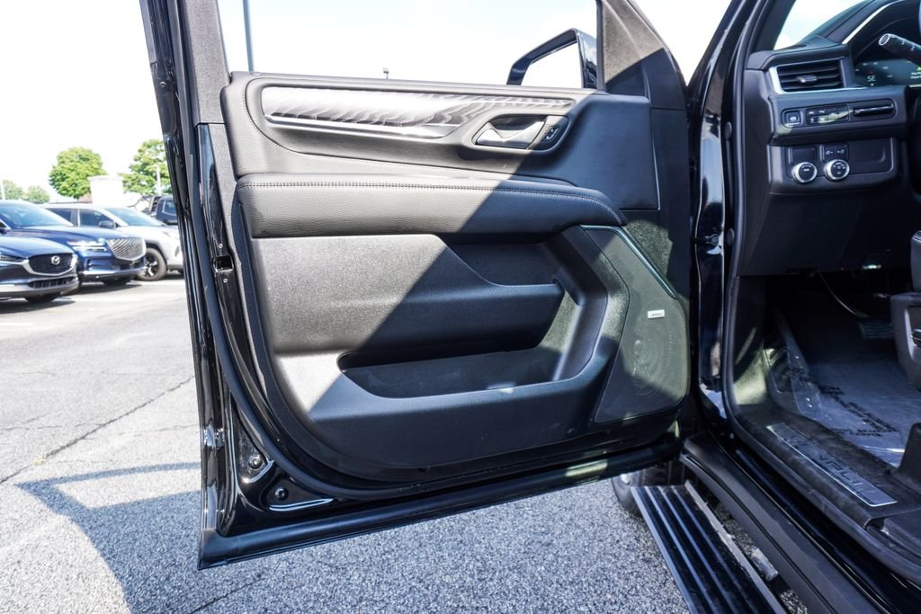 Used 2024 Black GMC Denali image 16