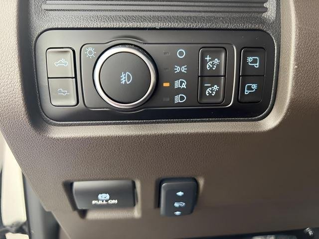 New 2025 Star White Metallic Tri-Coat Ford King Ranch® image 13
