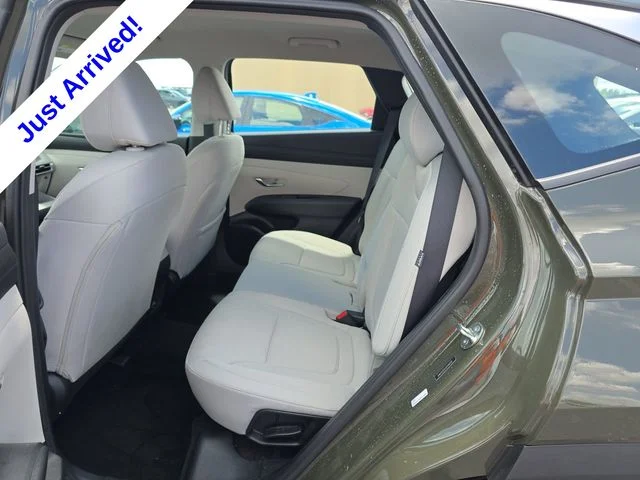 Used 2025 Green Hyundai SE image 8