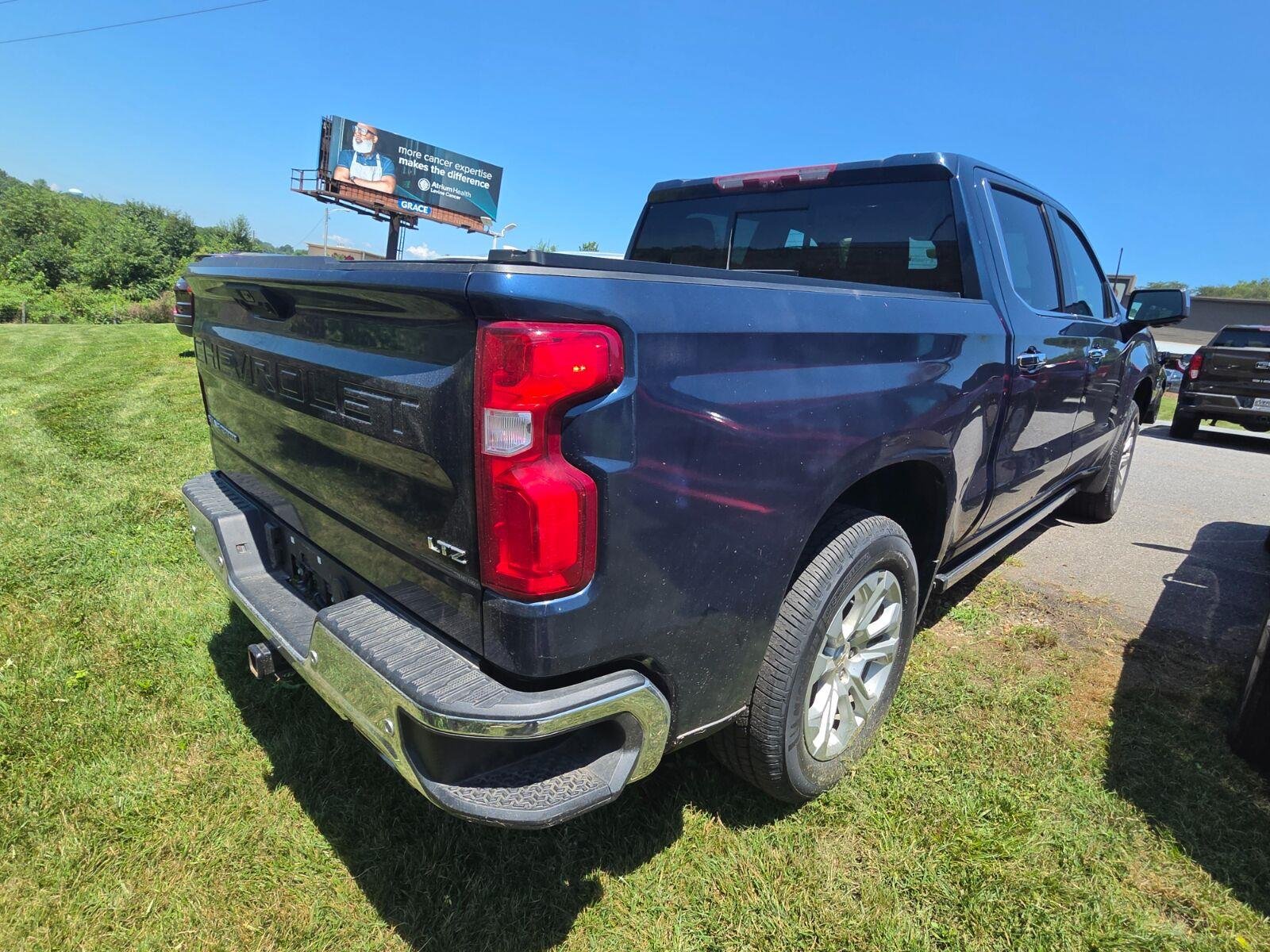 Used 2022 Northsky Blue Metallic Chevrolet LTZ image 7