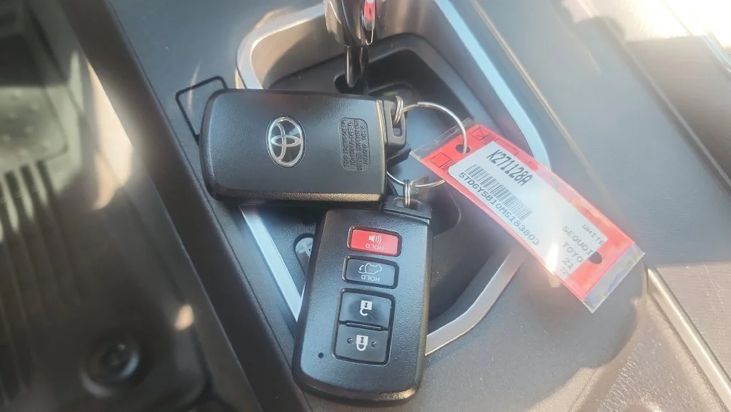 Used 2021 White Toyota Platinum image 29