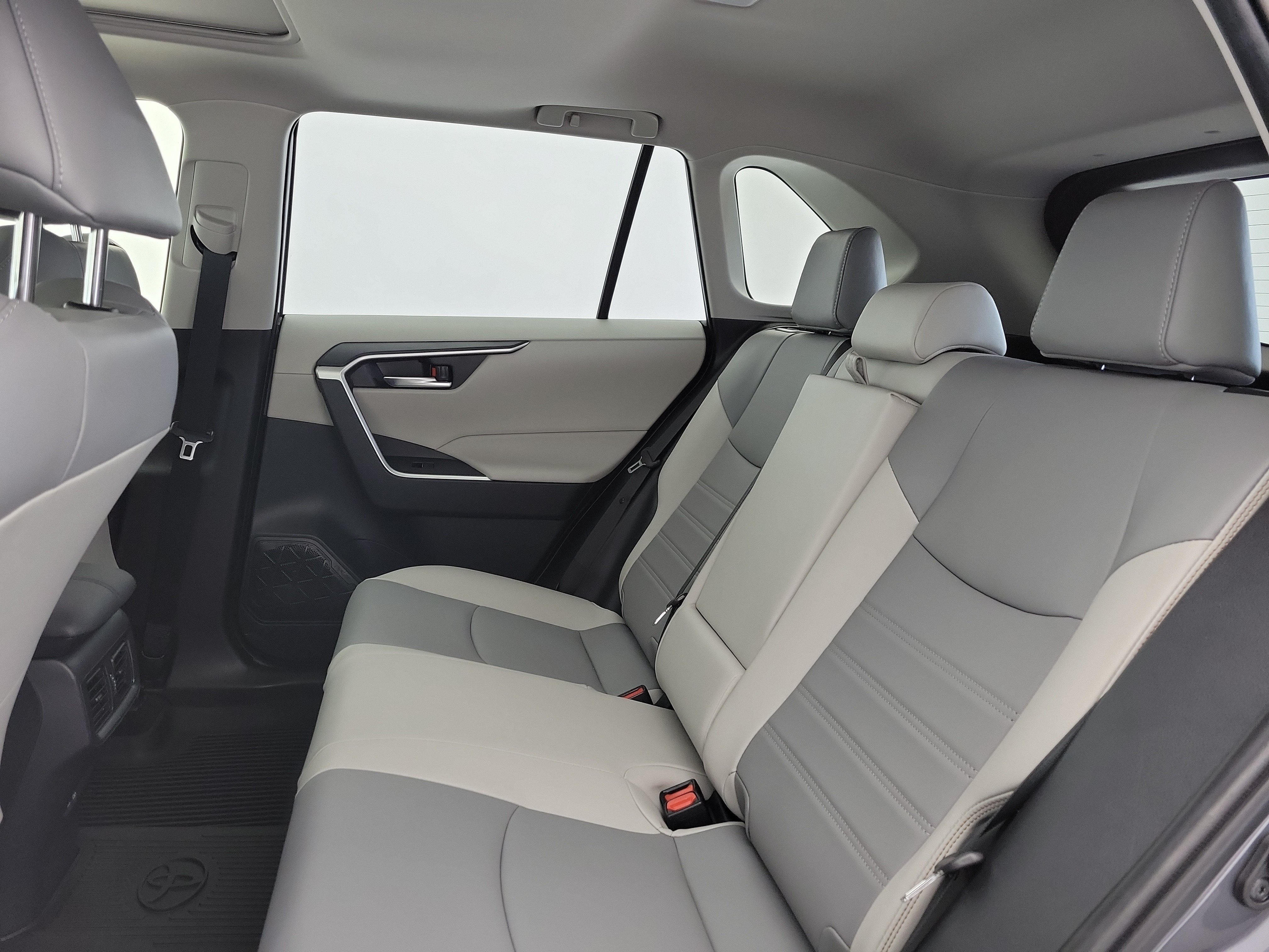 Used 2025 Magnetic Gray Metallic Toyota XLE Premium image 13