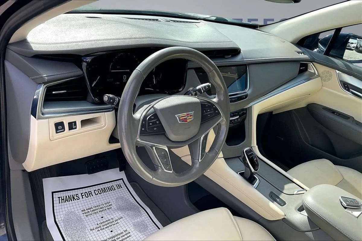 Used 2019 Blue Cadillac Luxury image 16