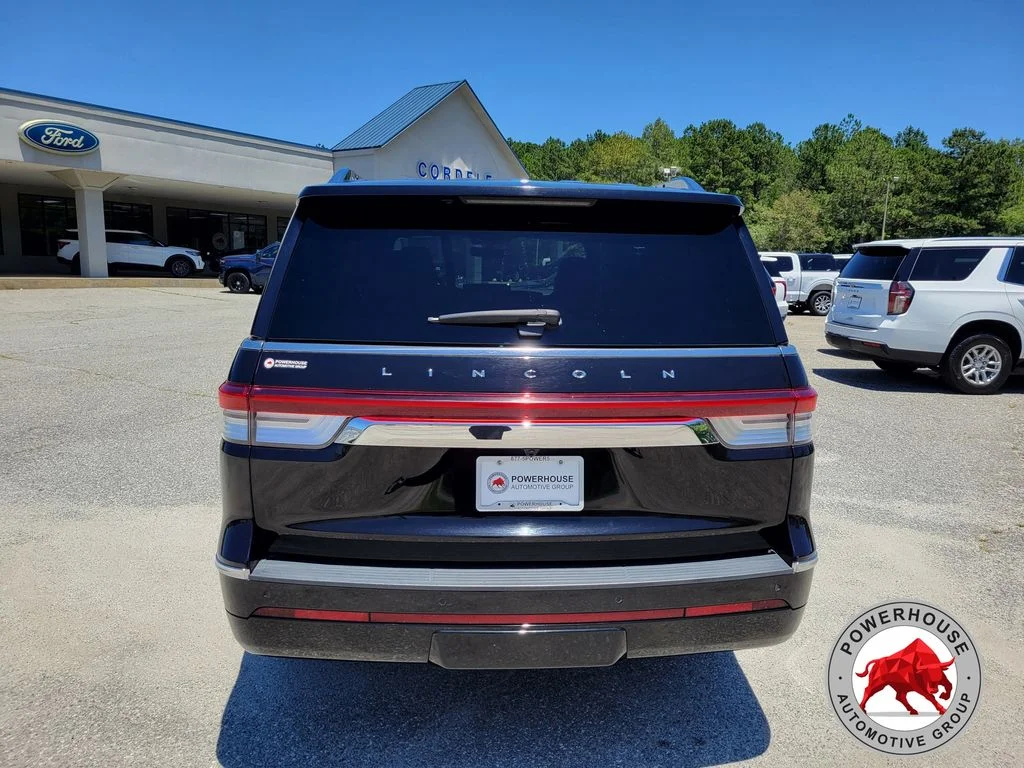 Used 2022 Black Lincoln Reserve image 5