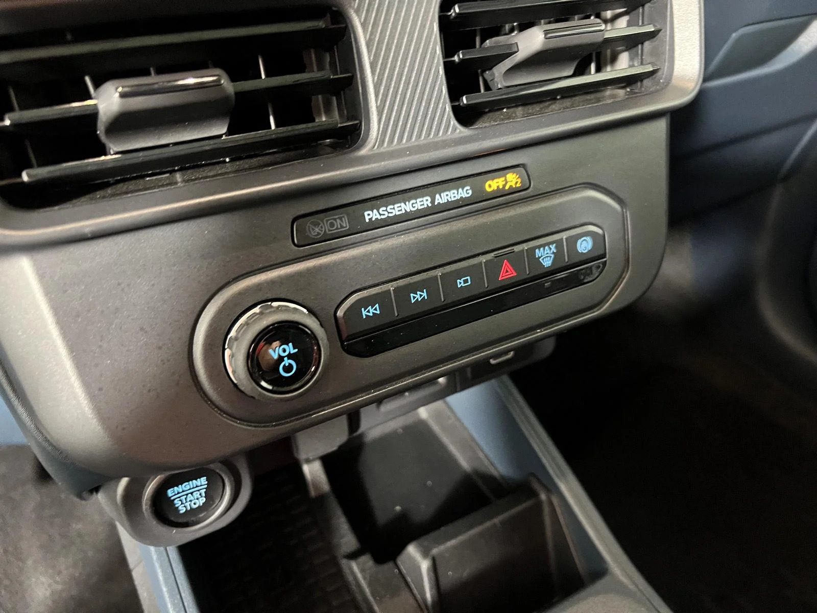 Used 2025 Bl Ford LARIAT image 8