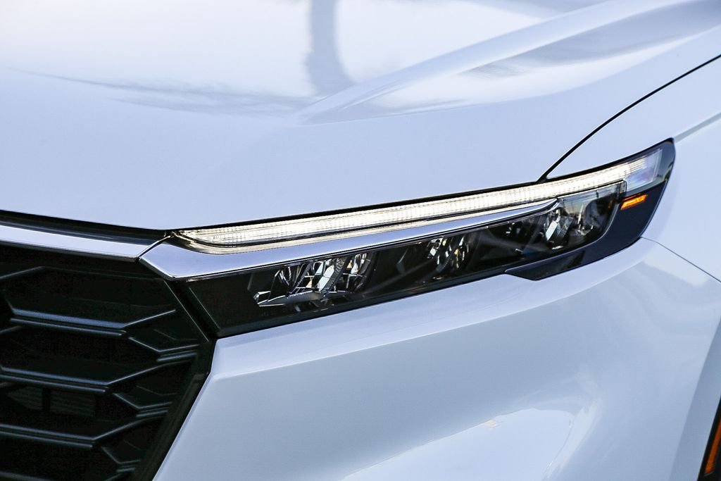 New 2026 Platinum White Pearl Honda LX image 4