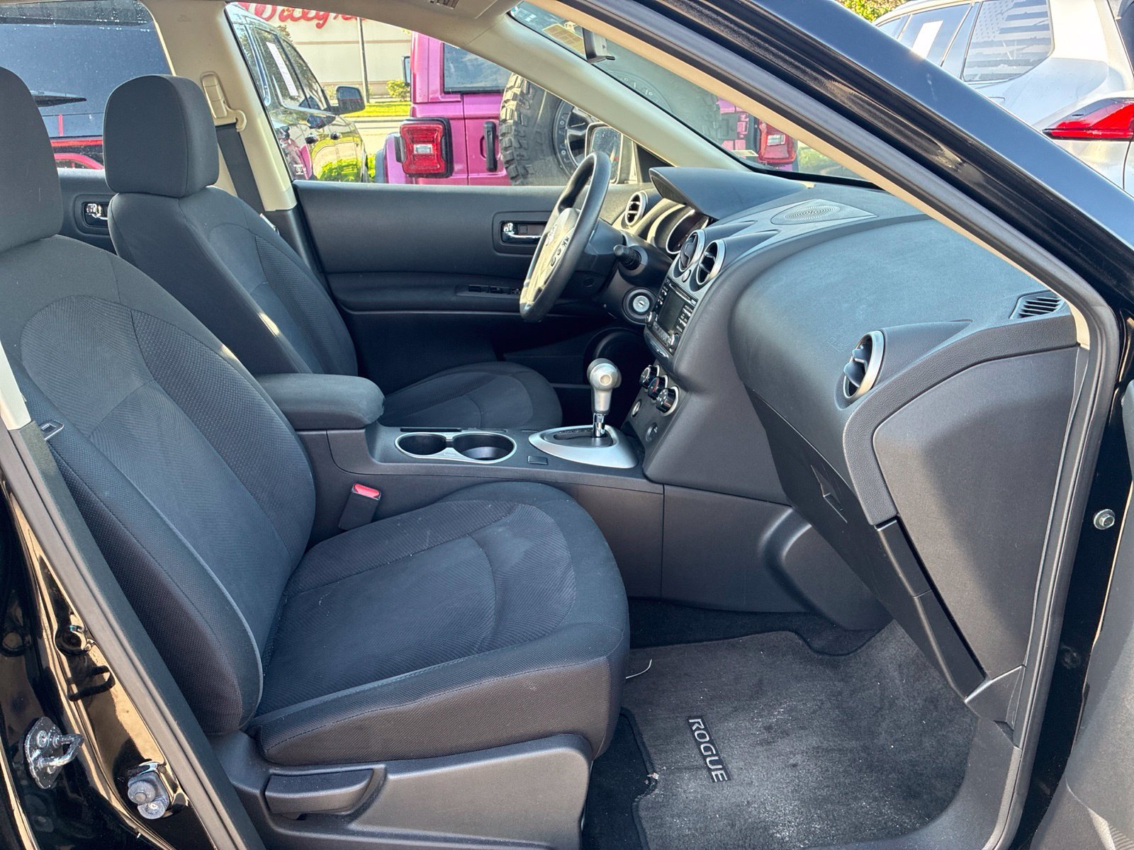 Used 2015 Black Nissan S image 12