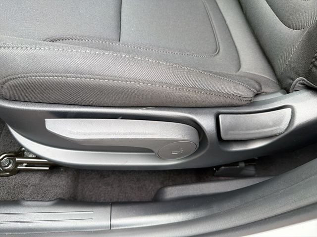New 2026 White Hyundai SE FWD image 42