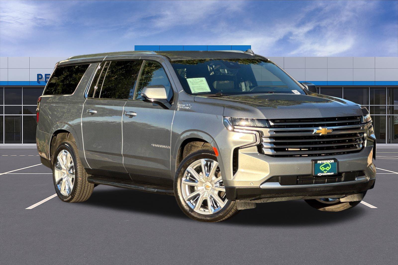 Used 2023 Gray Chevrolet High Country image 2