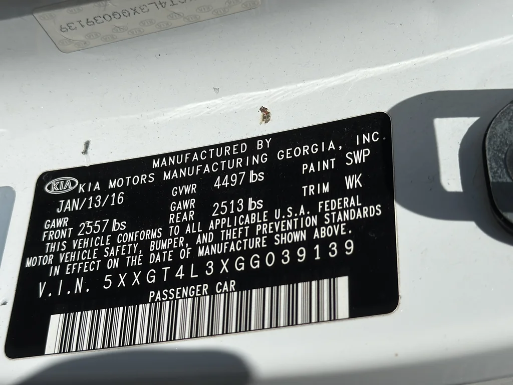 Used 2016 White Kia LX image 14