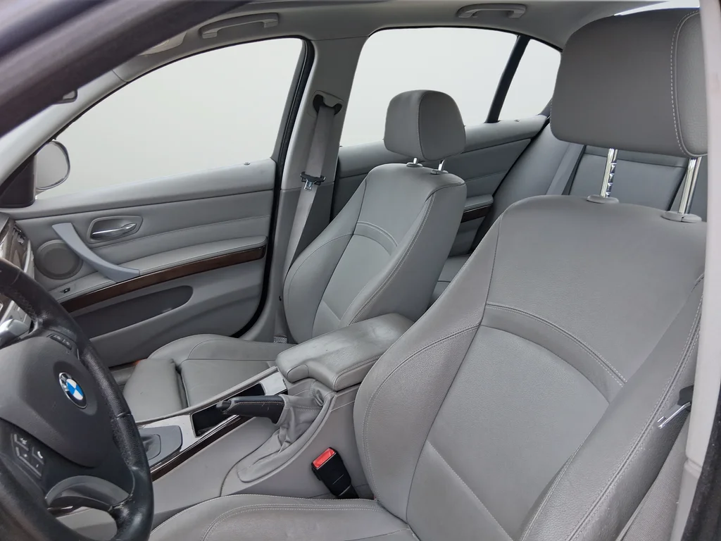 Used 2009 Blue BMW 335i image 9
