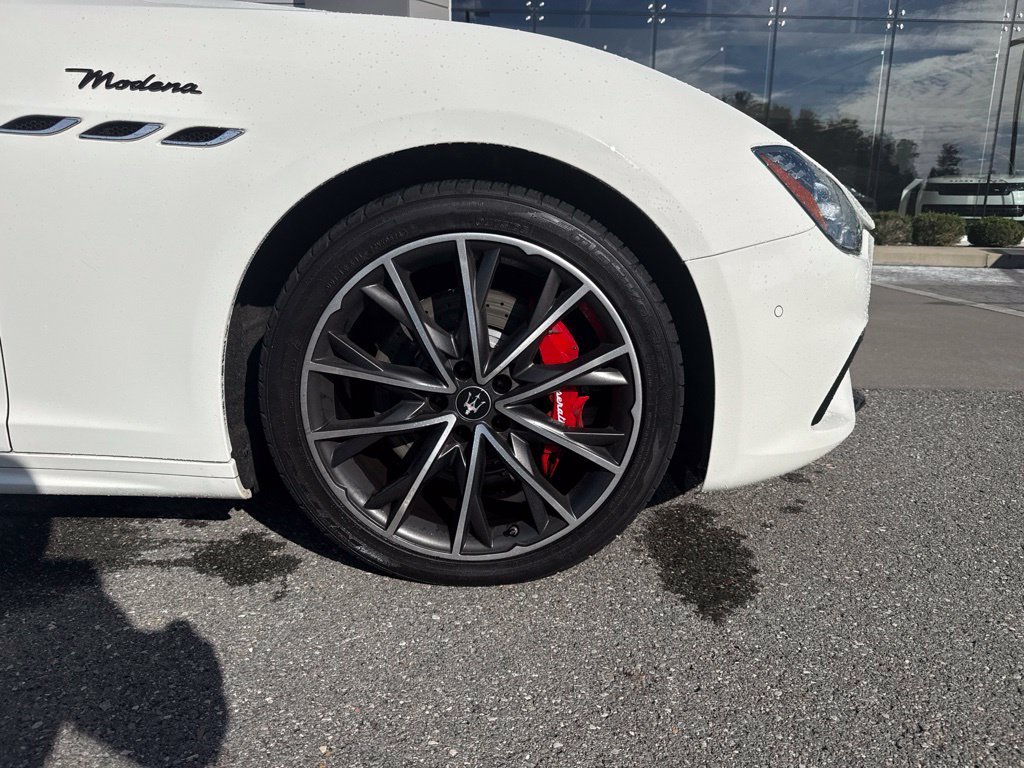 Used 2022  Maserati Modena Q4 image 4