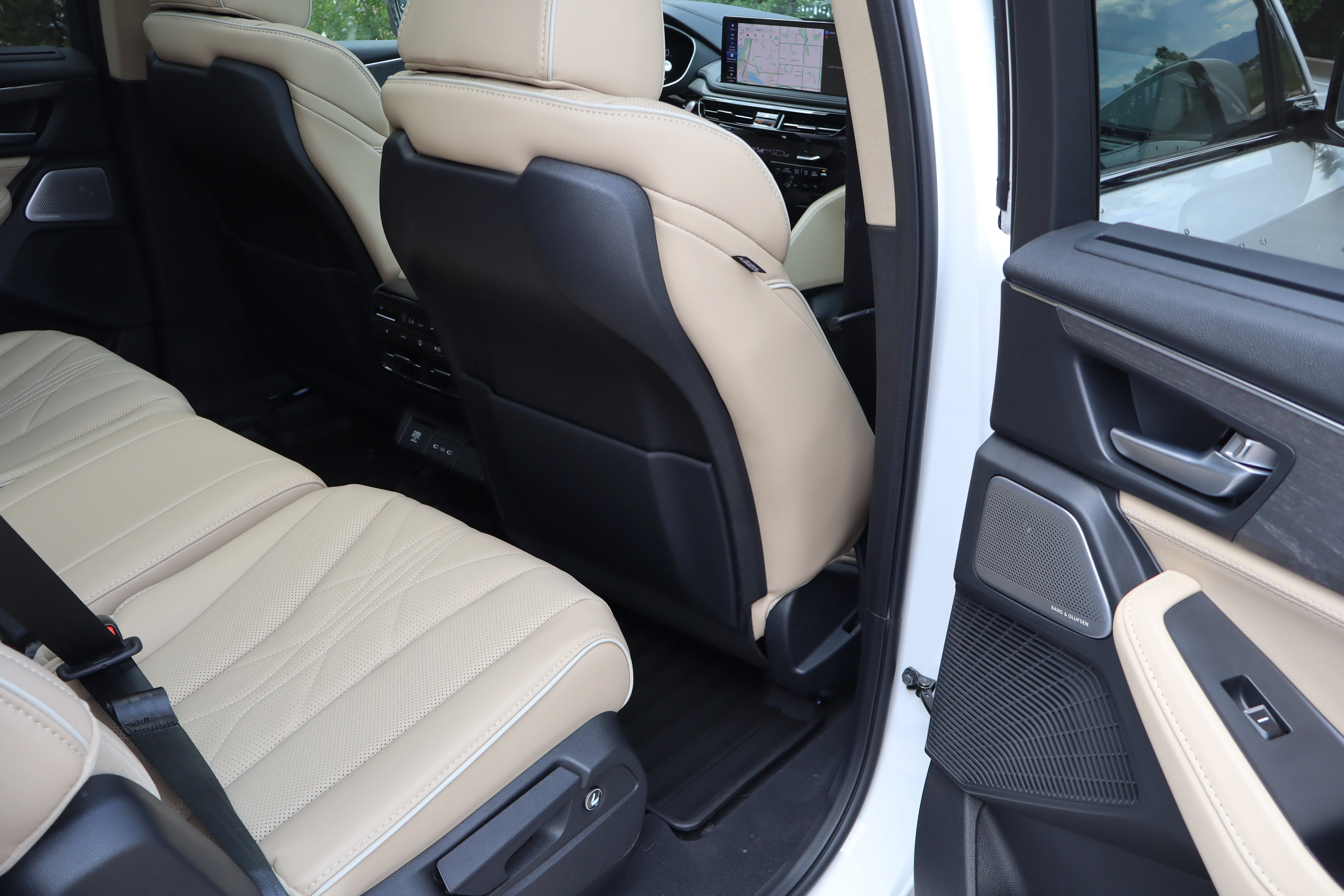 New 2026 Platinum White Pearl Acura w/Advance Package image 30