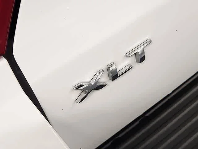 Used 2018 Oxford White Ford XLT image 13