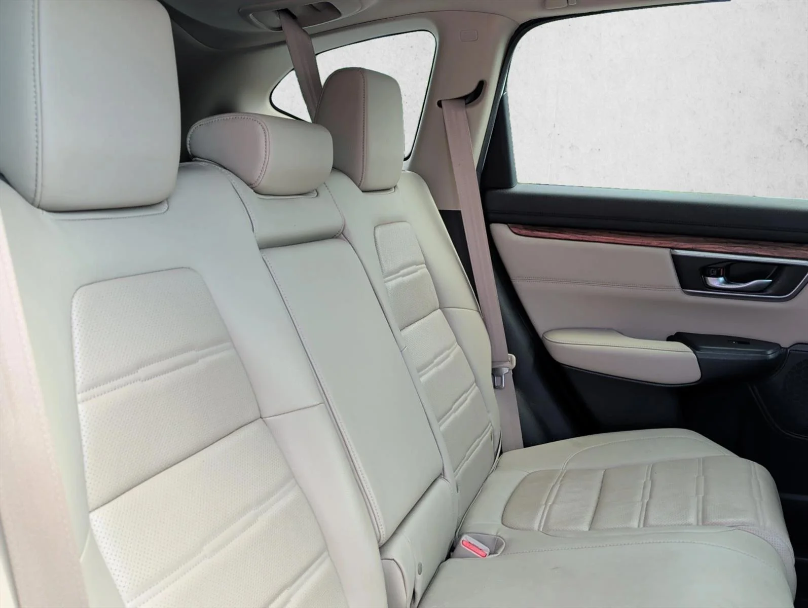 Used 2018 White Honda EX-L image 21