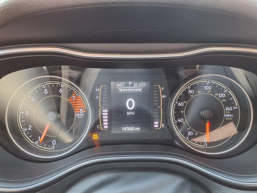 Used 2020 Black Jeep Latitude Lux 4x4 image 15