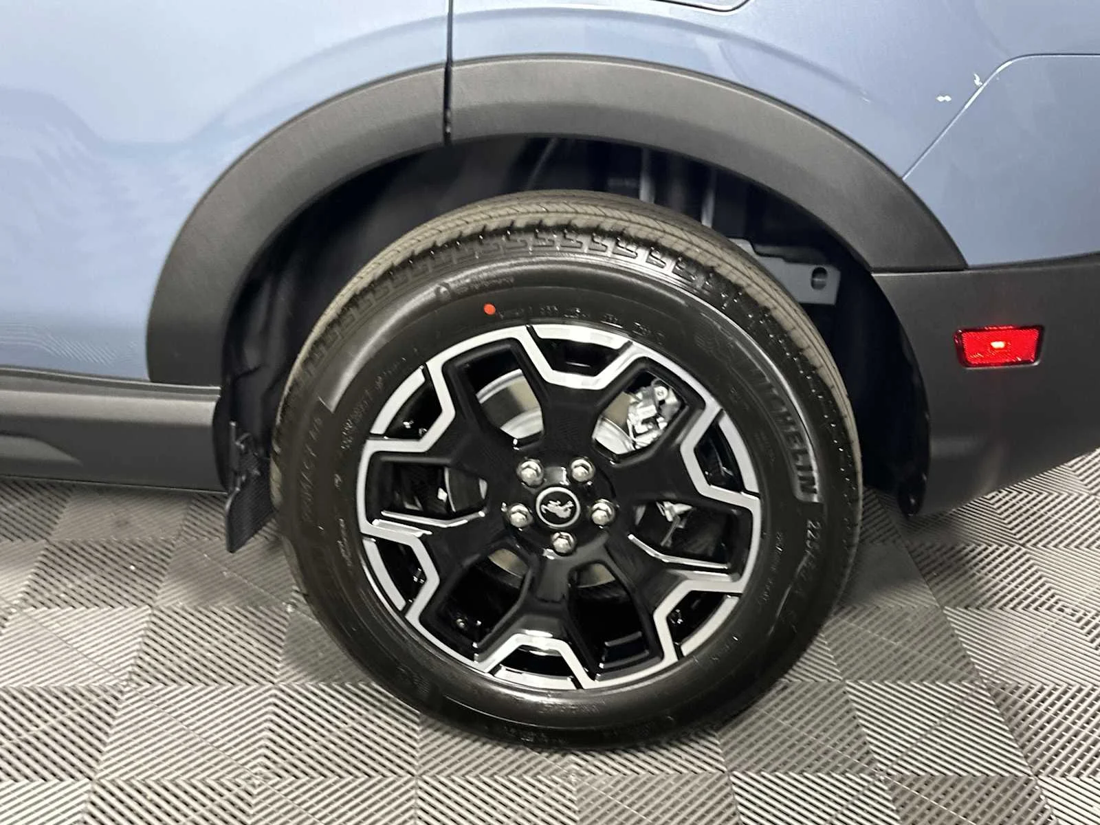 New 2026 Azure Gray Metallic Tri-Coat Ford Outer Banks image 23