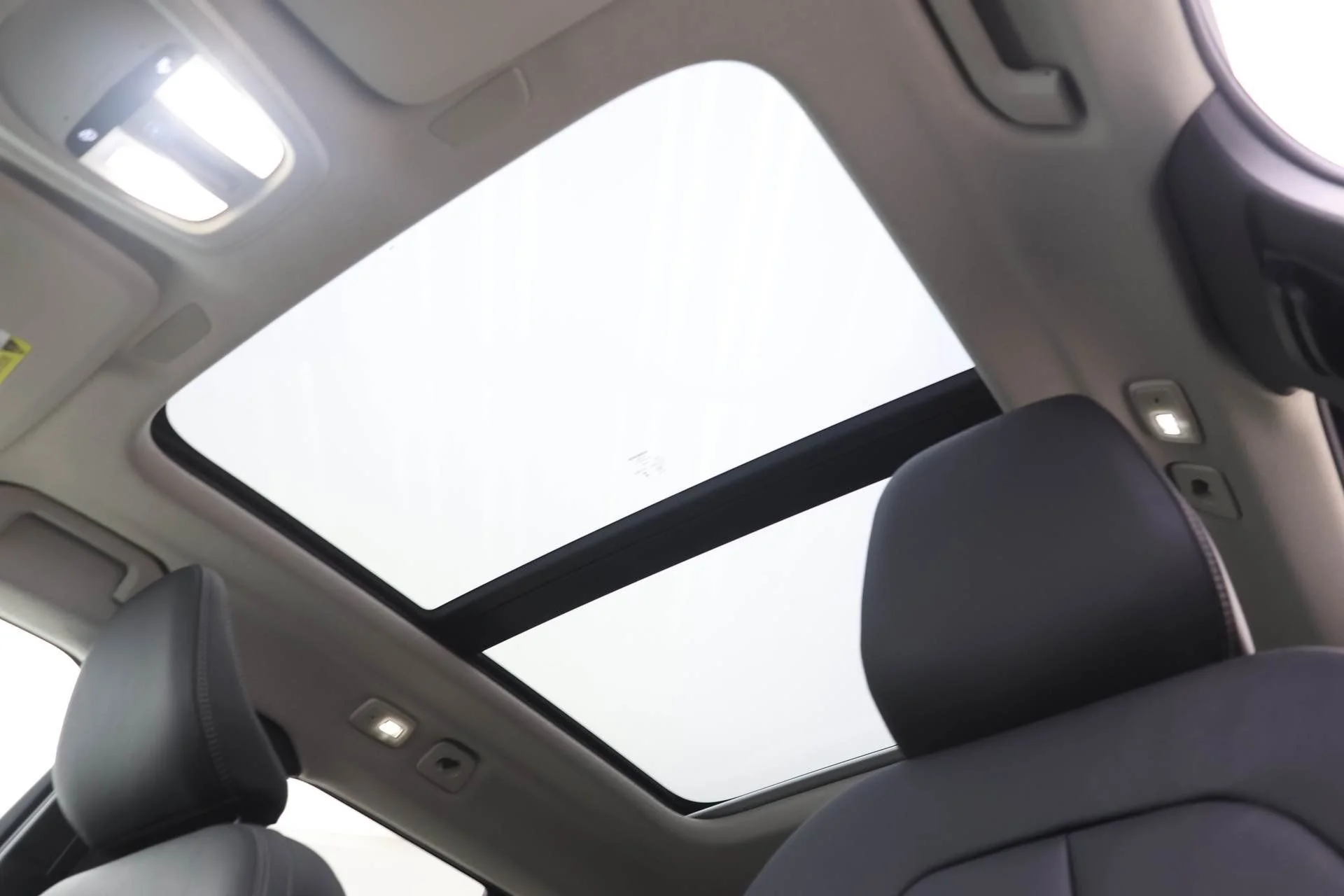 New 2025 Gray Volvo B5 Ultra Bright Theme image 15