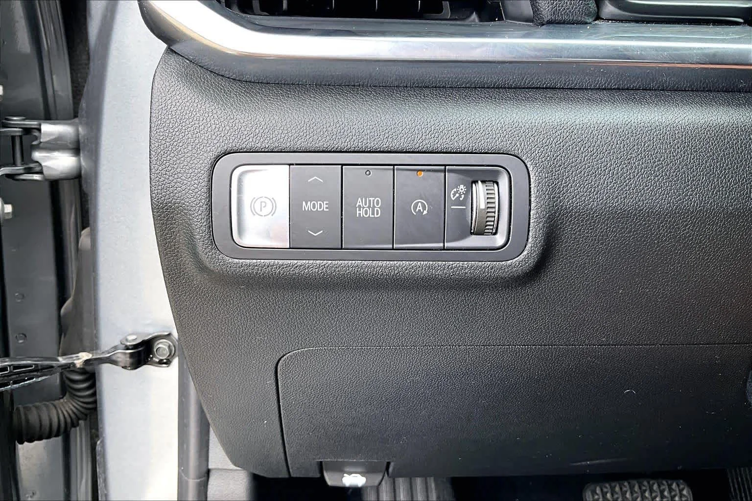 Used 2025 Sterling Metallic GMC FWD Elevation image 33
