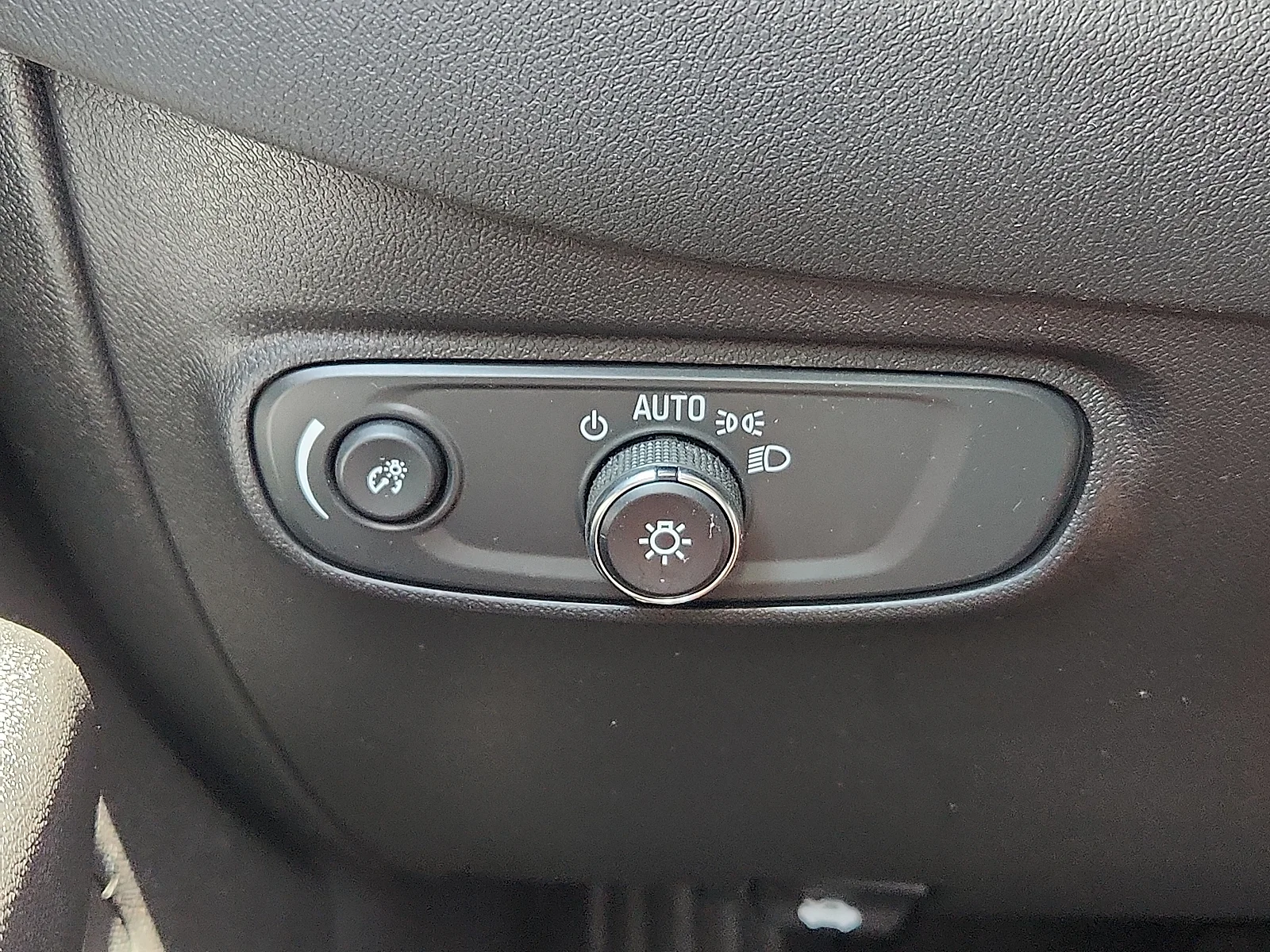 2024 Chevrolet Equinox LT - Photo 21