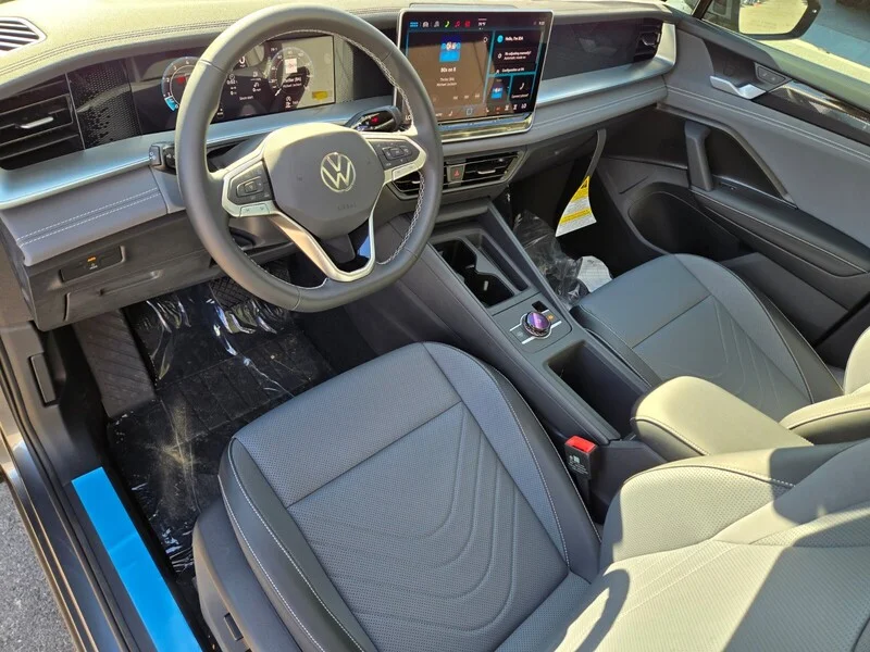 New 2026 Silver Volkswagen 2.0T SE image 9