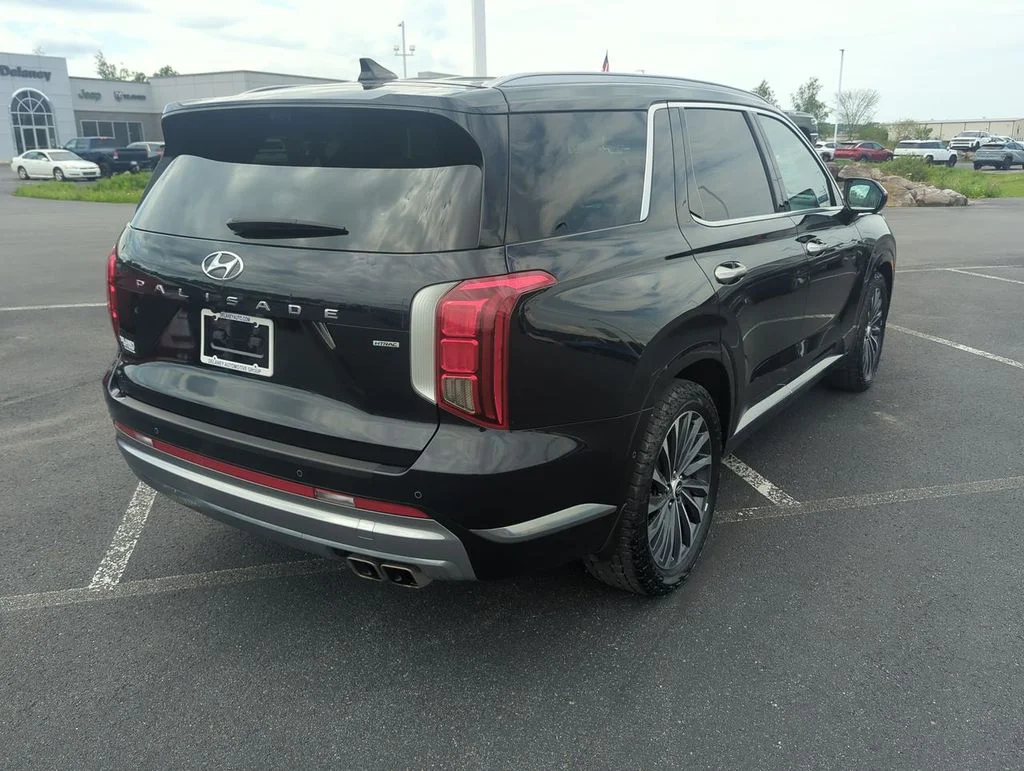 Used 2023 White Hyundai Calligraphy image 8