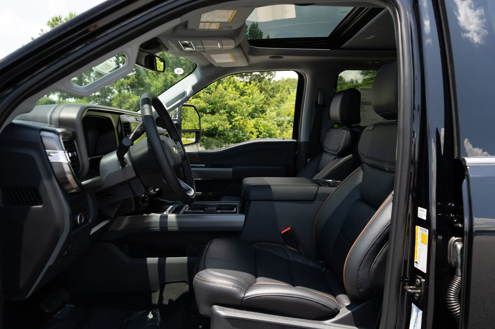 New 2026 Agate Black Metallic Ford F-250® Lariat® image 19