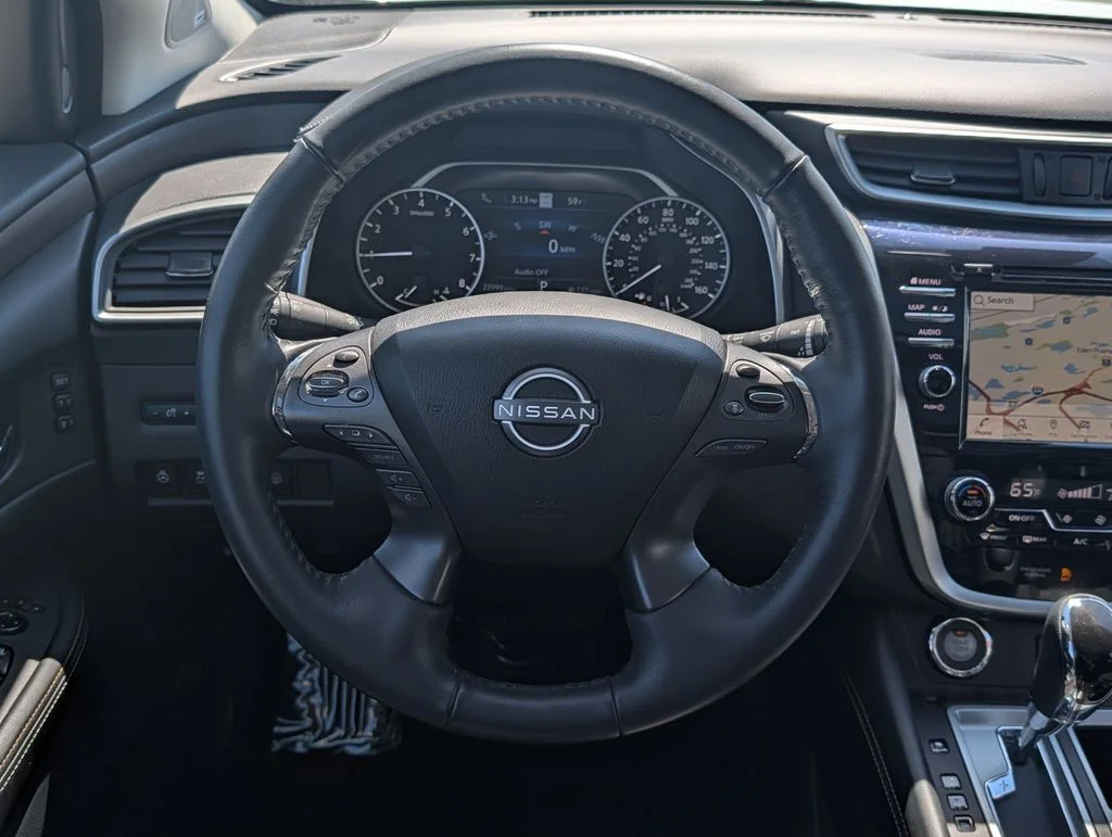 Used 2023 White Nissan Platinum image 12