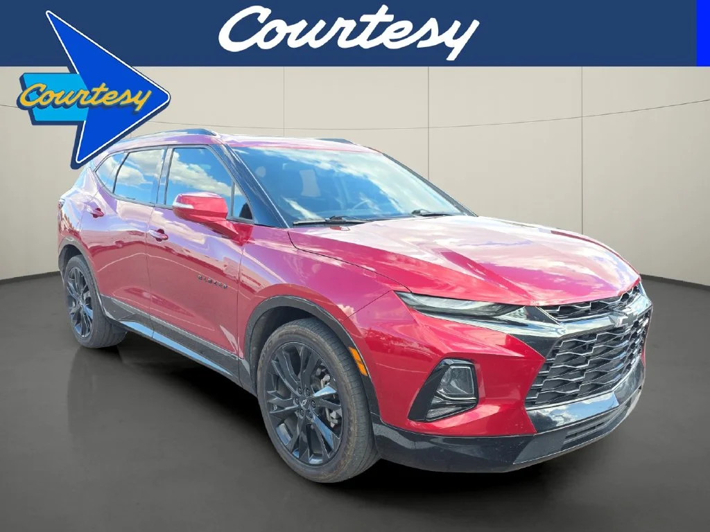 Used 2019 Red Chevrolet RS image 1