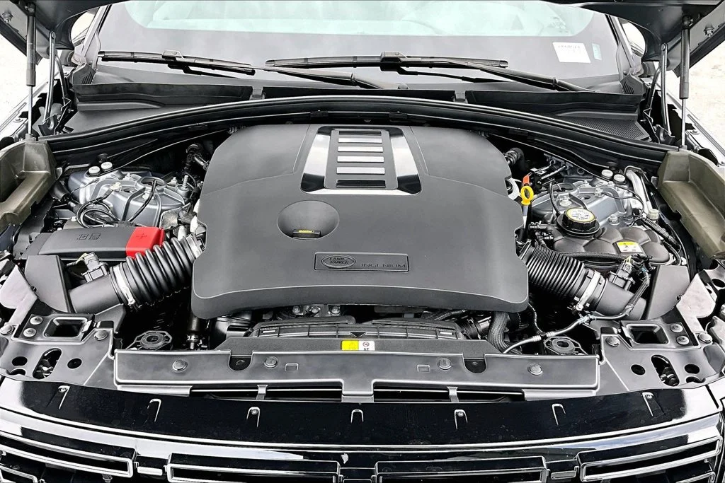 Certified Used 2024 Gray Land Rover Dynamic SE image 28