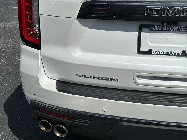 Used 2023 WHITE FROST TRICOAT GMC Denali Ultimate image 8