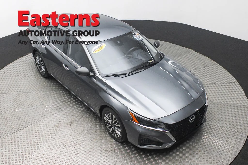 Used 2024 Gray Nissan 2.5 SV image 3